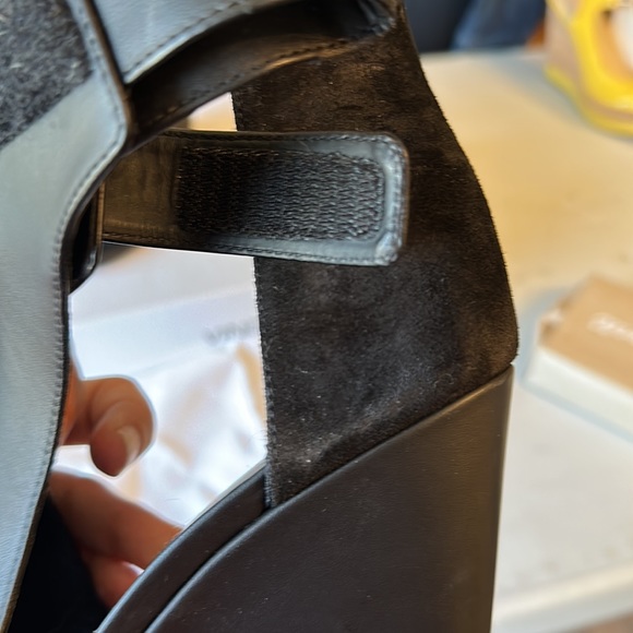 Great condition-maybe worn twice-Vince Kara cut out wedges - Picture 5 of 10